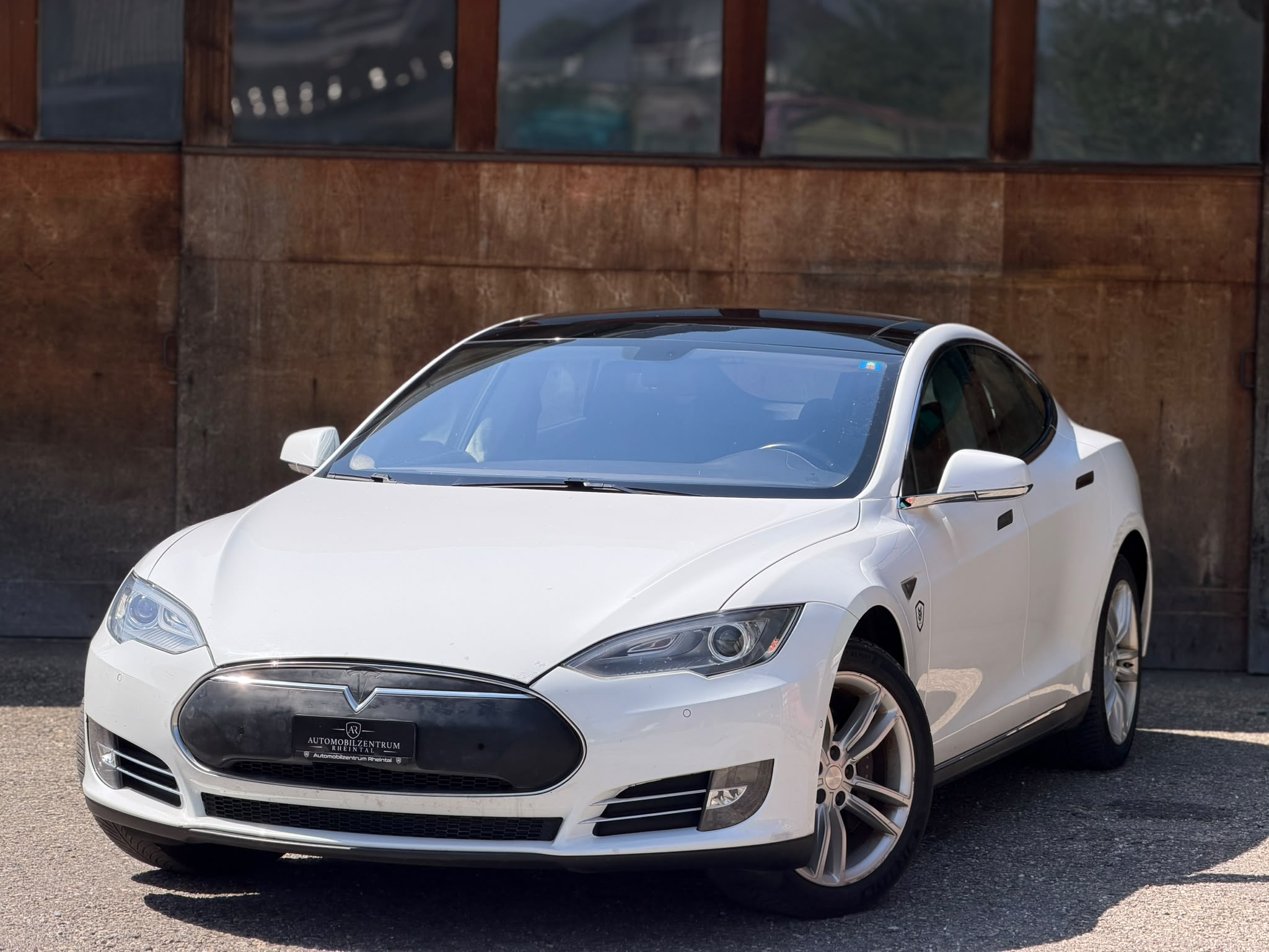 Tesla Model S 85
